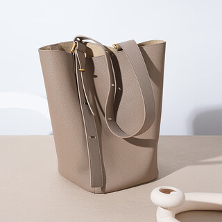 Bags with high-end sense and niche design genuine leather bucket bag for women, versatile and stylish handbag, light luxury large capacity crossbody bag, elephant gray (high-grade cowhide)