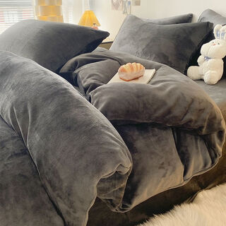 Fantasy solid color milk velvet bed four-piece set winter double-sided velvet quilt cover thickened coral flannel sheet three-piece set 1.2m bed sheet style three-piece set suitable for 150x200 quilt baby blue + milkshake yellow double-sided velvet warm milk velvet