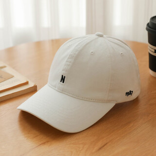 Korean simple embroidered baseball cap for women, soft-top visor for all seasons, fashionable and versatile burgundy peaked cap for men, white, one size fits all (55-61cm), adjustable