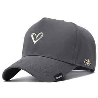 Men's and women's new men's and women's baseball caps, fashionable and versatile, sun-visible, small peaked caps, breathable, sporty, loose, versatile and warm, gray