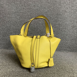 Shopping mall genuine leather women's bag, korean version, versatile and fashionable, first-layer cowhide, women's handbag, simple bucket bag, vegetable basket, light yellow inner bag, 1 warehouse, 1st floor
