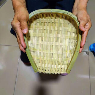 Shuweisi hand-woven classic old-fashioned bamboo basket for washing rice, washing vegetables and fruits, rice bamboo basket for cooking kitchen, 22 cm long and 20 cm wide (tao 1 jin jin is equal to 0.5 kg of rice) wire edge