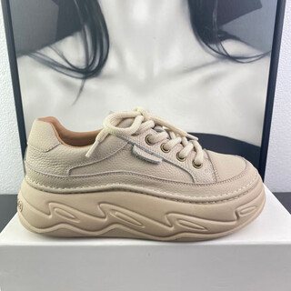 Kangnai thick-soled ultra-light soft-soled white shoes for women 2025 autumn new fashion versatile comfortable heightening sports and casual shoes apricot 34