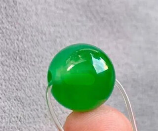 Ancient green jadeite loose beads strung with ice green beads round bead treated jade sun green bracelet earrings necklace accessories about 8mm 2 pieces