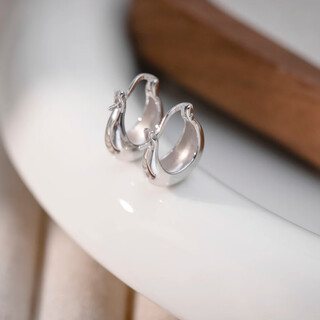 All-over sterling silver crescent moon basic style versatile earrings for women, extremely simple and cold style, glossy money bag ear buckle decoration, pure silver crescent moon ear buckle, pure silver / gram weight about 2.9g / pair