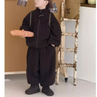 Boys' winter clothing with thick velvet alpaca suit 2025 new children's style sports style warm sweatshirt two-piece set high quality coffee color thickened alpaca suit 90