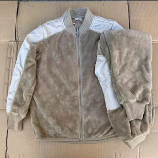 High-quality new khaki edge patrol 19 fleece fleece pants fleece zipper cold-proof coral fleece warm suit beige suit shandong lianghua lianghua products must be high-quality products 175/92-96 height 170 weight 130-140 jin jin equals 0.5 kg