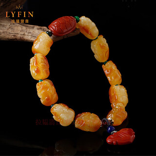 Layun feiyin beeswax pixiu bracelet for men and women single circle amber bracelet south red ruyi lock bracelet light luxury gift about 8*14mm
