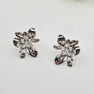 Xuping xuping jewelry alloy fashion temperament liquid metal ins style versatile earrings gift jewelry x001132952 earrings