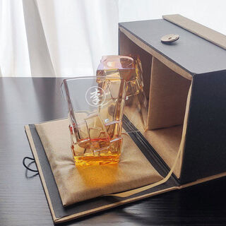 Gift boxed glass liquor beer foreign wine cup personally customized logo surname lettering whiskey owner gift box iceberg cup amber style two 300ml message surname
