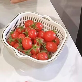 Fantasy double-layered sink basin kitchen drain basket kitchen fruit plate washing fruit and vegetable basket random color ordinary style two-piece set small size.