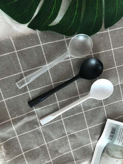 Qiao bo lai disposable spoon spoon delivery dessert roasted grass spoon individually packaged thickened commercial moon cake knife and fork 1027 bulk 1000 pieces (color remarks)