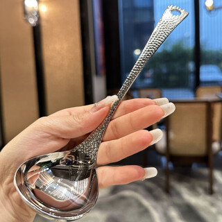 Apocalypse century donglai quality soup spoon new hammer pattern stainless steel large head spoon large colander food grade stainless steel desktop colander enlarged and thickened hammer pattern 1 large spoon