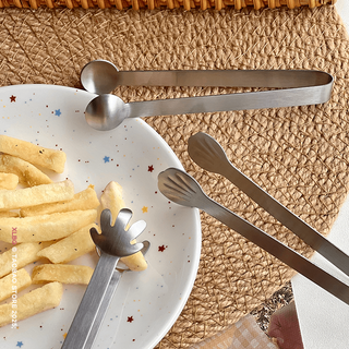 Oumansen no-dirty hands cute little palm potato chip holder creative stainless steel ice cube holder sugar cube fruit ice no-dirty hands snack holder - tinker bell