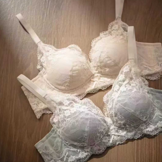 Seven-color lace underwear for women with small breasts, anti-sagging and anti-expansion, french sexy wire-free bra, skin color l
