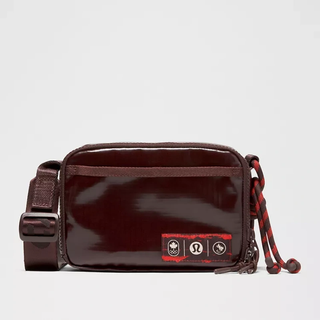 Lululemon unisex sports shoulder bag team canada future legacy waterproof and tear-proof new year's crossbody bag black garnet one size fits all