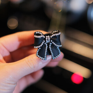 Shantou lincun creative car aromatherapy bow air outlet ornament for women pearl black bow free cotton piece