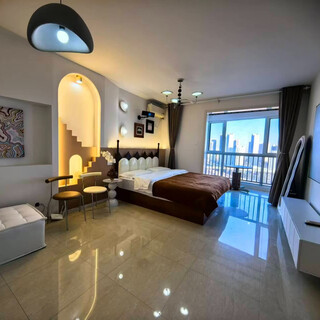 Cream style sea view king bed room | hd projection membership | private kitchen and bathroom | sea view floor-to-ceiling windows