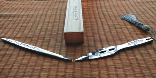 Pick-up cat buy 1 get 1 free tea cone black tea knife pu'er tea needle forged tea knife tea sword opening tea brick tool tea cake tool tea opener tilong tea sword + featherless arrow tea needle wooden box