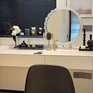 Yusenyi perfume multi-layer storage rack desktop display rack dressing table skin care product rack (silver ball style) changhong stripe (black-black)