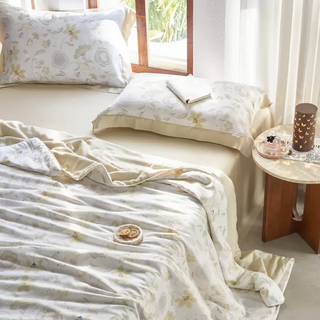 Yusenyi spring and summer silk summer quilt four-piece set silky naked sleeping silky machine washable air-conditioned quilt double 1.5 meter thin quilt cloris cloris 150x200cm summer quilt 1 piece - 2 pillowcases - 1 sheet