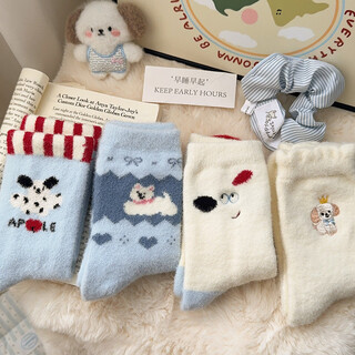Plush socks for women, mid-calf socks for autumn and winter, plus velvet, thickening and warmth, cute bow australian velvet winter floor sleeping socks, 4 pairs of apple dog + fish island dog + funny dog + crown dog 90 selections, one size fits all, thick and warm