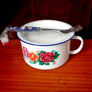 Tuojin germany imported high-quality enamel instant noodle bowl with lid and thickened large office worker fast food cup nostalgic old-fashioned rice bowl plus double happiness fork or spoon to note_extra thick with lid 1200ml