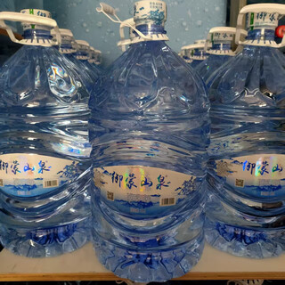 Yumeng mountain spring 15 liters disposable bottled water, 5 barrels for 100 yuan