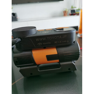 Gongma japan toyota car purchase gift car air pump pure, preset tire pressure automatic charging and stopping portable inflator orange