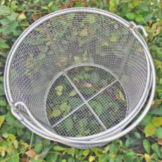 Fantasy handle sieve fried melon seeds chestnut tea gardening basket fine sand soil basket mesh filter diameter 20 cm high 15 cm hole remarks