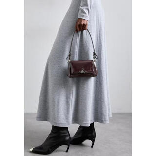 Vivienne westwood women's handbag, detachable shoulder strap, multi-carry method, main compartment, sliding bag design, pink patent leather material, brown one size