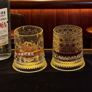 Sanqihu rotating top beer mug bottom decompression cup luminous cup sticker