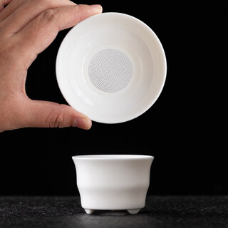 Weiyang mutton-fat jade white porcelain tea leakage tea filter household integrated tea strainer net tea set accessories tea divider male cup tea making mutton-fat jade tea leakage 1183 holes + polygonatum odorifera base
