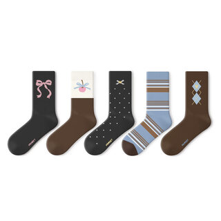 Pami's wardrobe for all girls. pami socks for men and women in autumn and winter, retro cute mid-calf socks and stockings. retro cartoon group a. one size fits all. five pairs.
