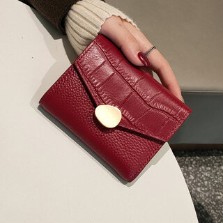 Yellow genuine leather short small wallet for women 2025 new simple crocodile pattern folding wallet portable soft wallet burgundy