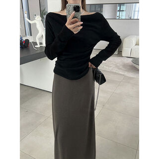 Momo big sister's new one-line collar bottoming shirt for women who are petite and slim with a knitted sweater top, slim long sleeves, black, one size fits all