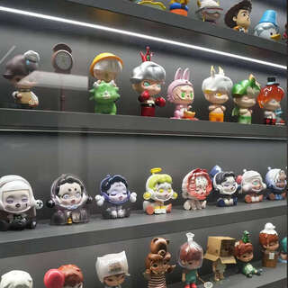 Yusenyi storage display rack glass figure display cabinet with dustproof storage rack display cabinet wall-mounted recessed light strip requires a socket on the wall