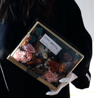 Plain flowers, eternal flowers, roses, high-end micro landscape, dried bouquets, glass cover gift boxes, birthdays, valentine’s day, gifts for teachers, best friends, girlfriends, retro orange coffee