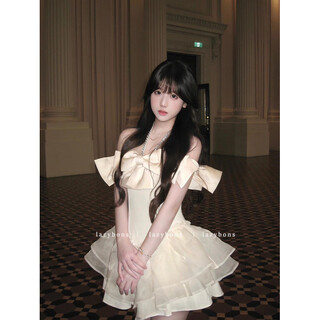 Xiaohongshu hanging neck dress girl's rich girl's birthday dress with bow and diamonds, apricot s