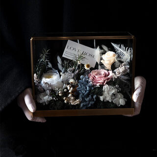 Plain flowers, immortal flowers, roses, high-end micro landscape, dried bouquets, glass cover gift boxes, birthdays and valentine’s day gifts for teachers, best friends, and girlfriends. tales from the forest