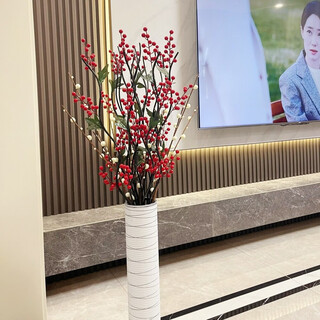 Leaf vein simulated dried flower bouquet, artificial flower ornaments, floor-to-ceiling living room red berry entrance large decorative flower arrangement, eternal green leaves, red fruit and silver willow, with bottle