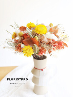 Natural dried dried flowers eternal flower wall hanging garland waterfall water dripping water bouquet healing warm color gift home bouquet + pagoda vase combination