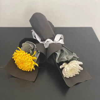 Fresh flower gift for tomb sweeping day, single yellow and white chrysanthemum, real flowers express delivery within the city and nationwide, tomb-sweeping memorial, ancestor worship and worship flower, single chrysanthemum, color optional, minimum delivery of 10 bunches