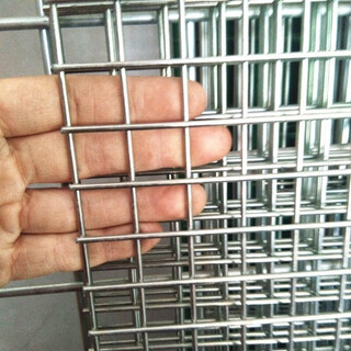 Zhongnuo jiucheng barbed wire fence galvanized welded mesh breeding net small hole steel wire protective fence net chicken anti-rodent net 2*2cm hole*2.8mm thick/1 2 meters per piece
