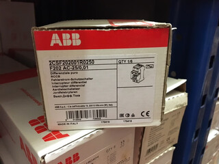 Brand new original abb imported electromagnetic residual current protector f202 ac-25/0.01 2p 25a