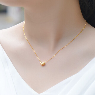 Lao fengxiang 18k gold necklace women's color gold rose gold necklace love pendant clavicle chain 18k heart-shaped necklace gold color
