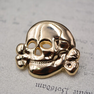 Imperial skull badge brooch gold skull