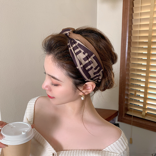 Idel korean french high-end hairband for girls going out, fairy forest style super fairy versatile going out headband, sweet headdress, simple hairband with wide edge hairpin f coffee color hairband f1165