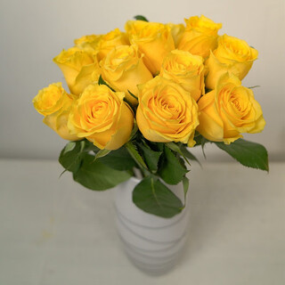 Qianqian whispering dounan base direkter großhandel mit rosenblumen, national express-lieferung, geschenke für freundin, zuhause, wasser-blumenarrangement, familie, gelbe rosen, 18+2, verlustverhütung