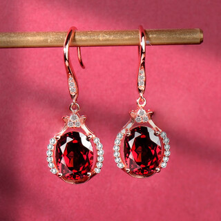 Long-color red natural garnet earrings for women 925 silver earrings light luxury temperament high-end and high-end versatile red gemstone 2 carat rose gold earrings